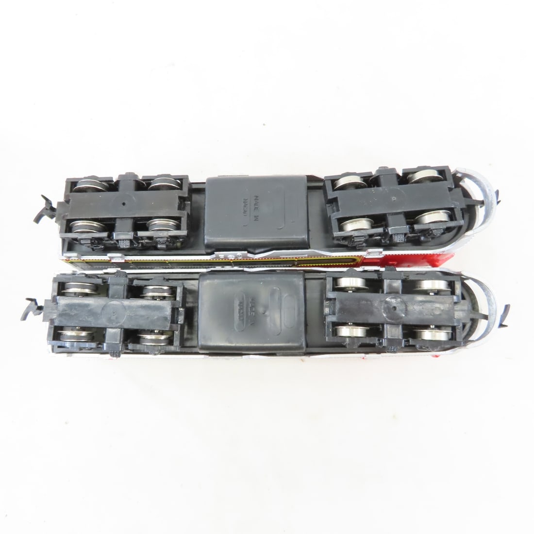 6 Santa Fe HO Scale Diesels & 1 Crane Car - 9