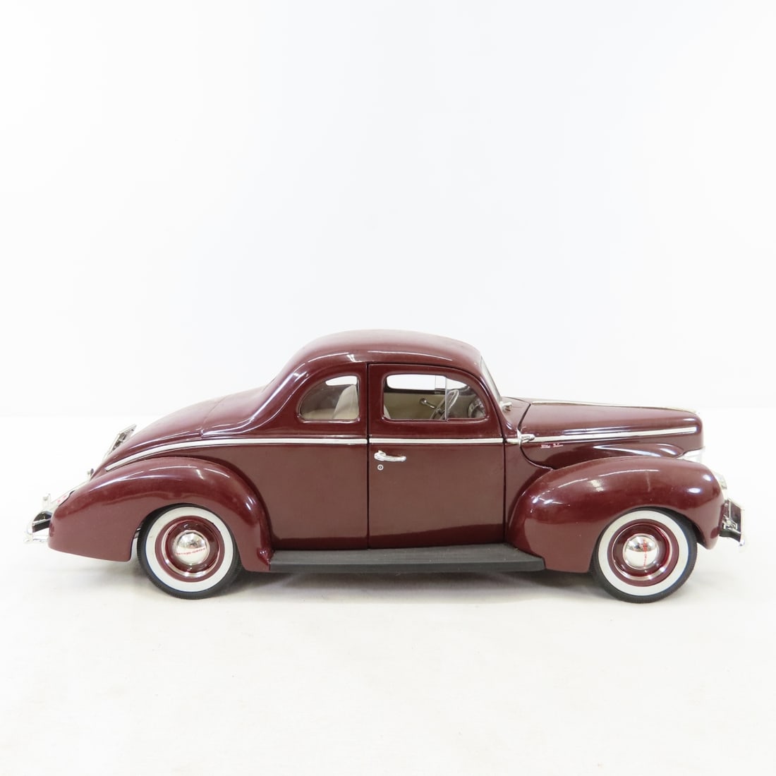 ERTL Diecast, Japan Friction & Radio Cars - 17