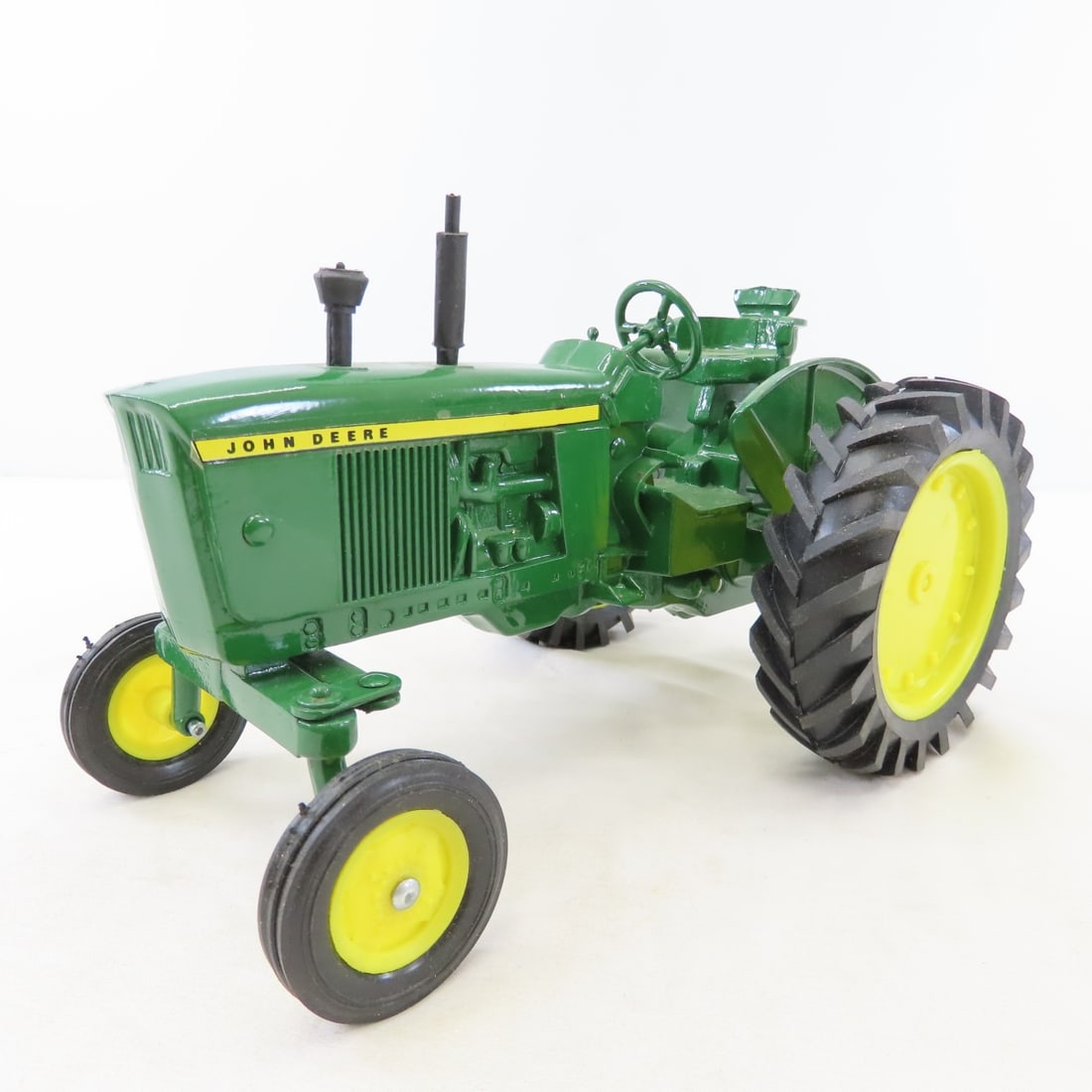 Unmarked Custom John Deere WF Utility Tractor: Unmarked Custom John Deere WF Utility Tractor - 1/16 diecast, LOT SIZE: 9x7x6" 2 LBS All information and photos, which are part of the description, are intended to be as accurate as possible, but