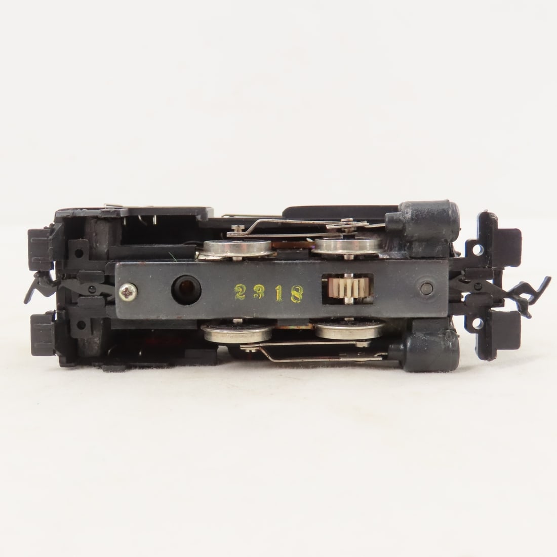 3 Unbranded HO Scale Engines and 4 Cars - 15