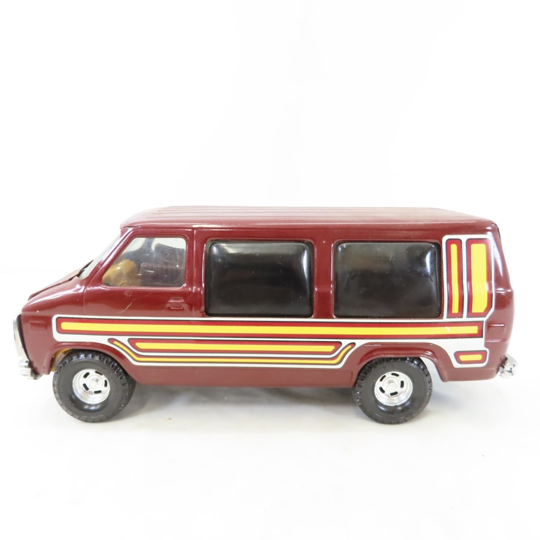 ERTL ACE Hardware #1976 & STK#3521 Vans - 11