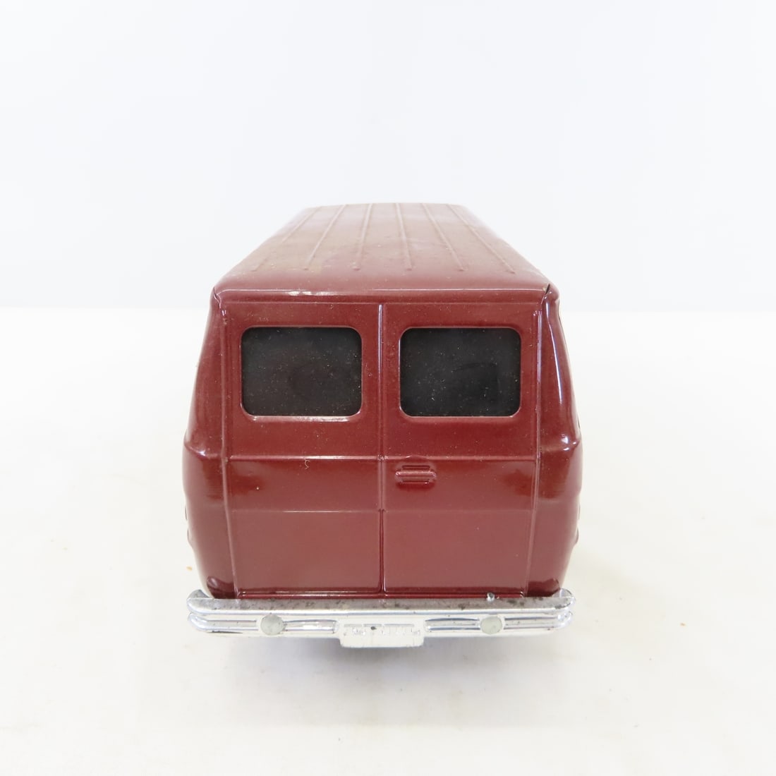 ERTL ACE Hardware #1976 & STK#3521 Vans - 12