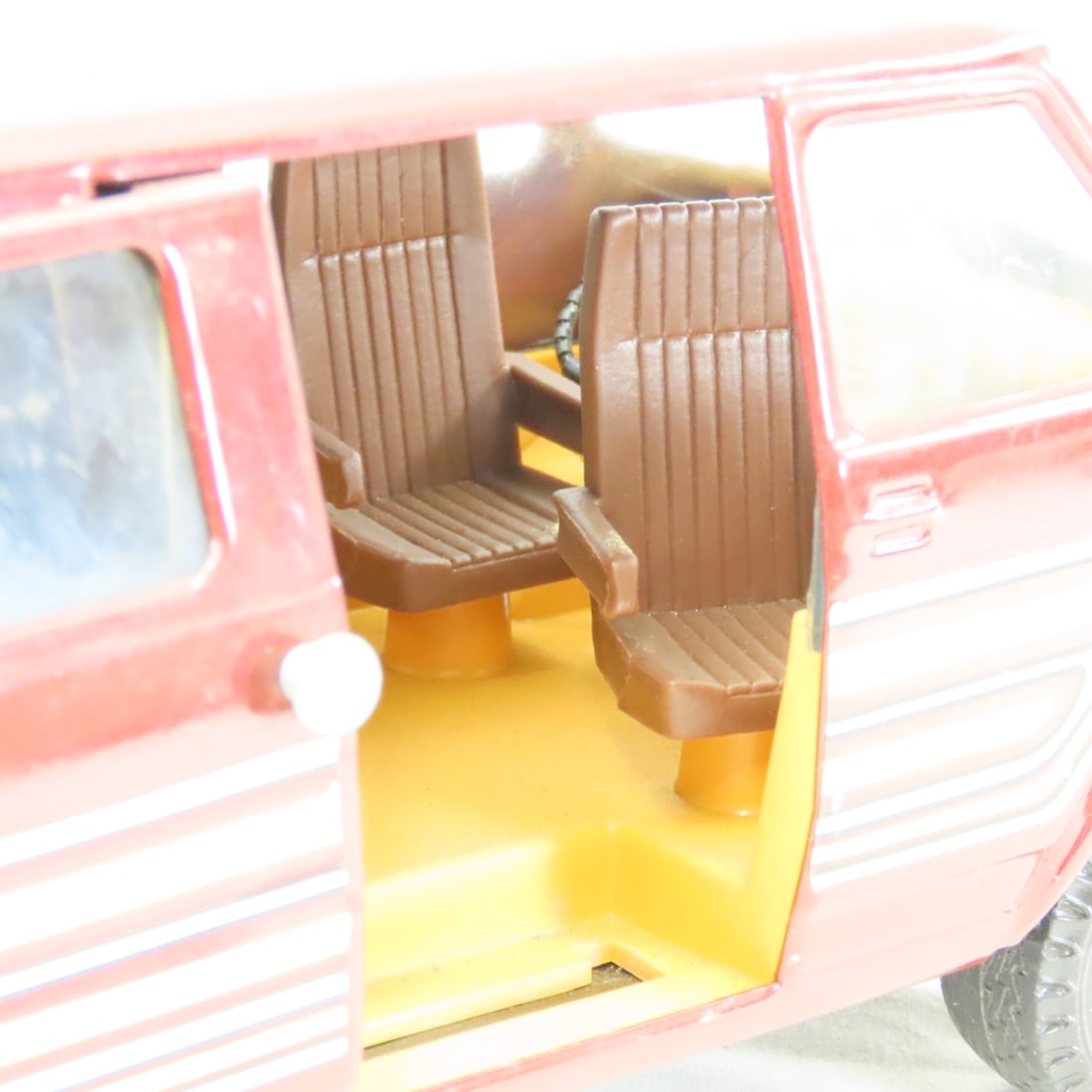 ERTL ACE Hardware #1976 & STK#3521 Vans - 19