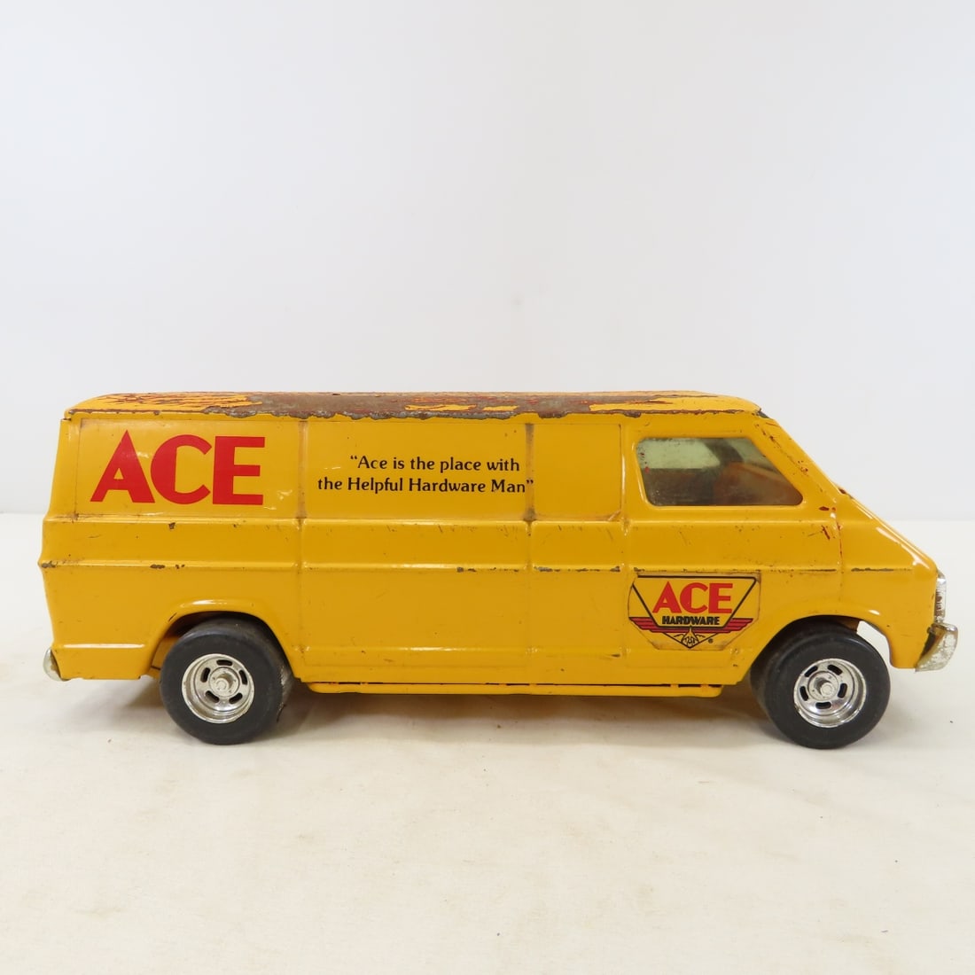 ERTL ACE Hardware #1976 & STK#3521 Vans - 4