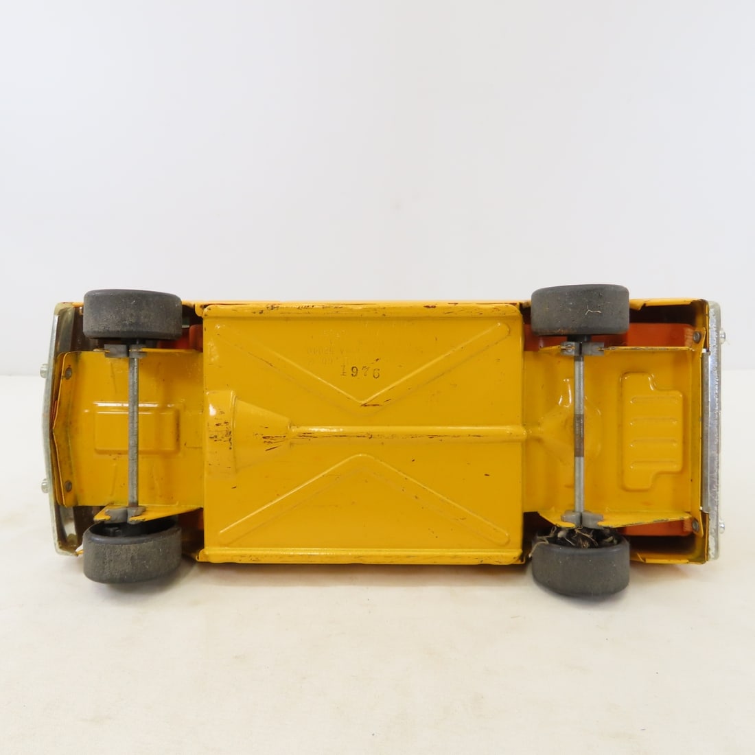 ERTL ACE Hardware #1976 & STK#3521 Vans - 7