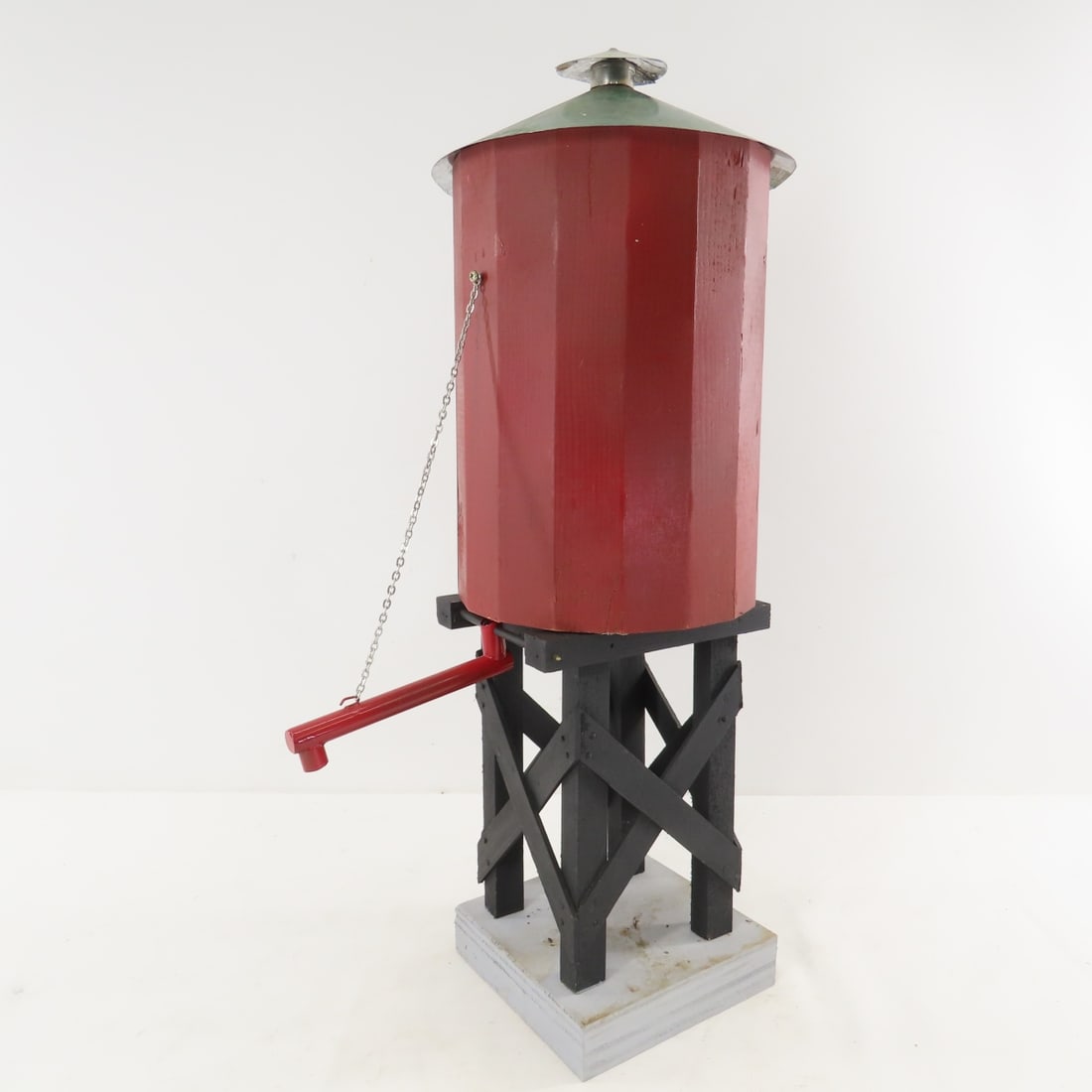 CMSTP&PRR Oil Can, Bird House & Water Tower Model - 9