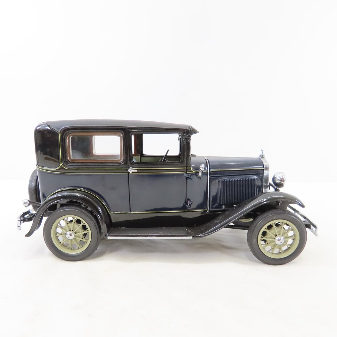 3 Motor City 1931 Ford Model A Variations - 10