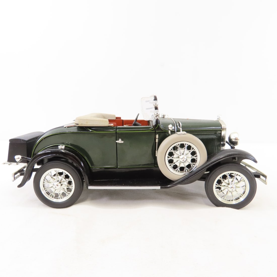 3 Motor City 1931 Ford Model A Variations - 4