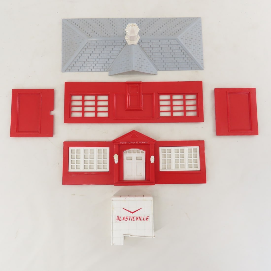 14 Plasticville & Other HO Scale Buildings & more - 16