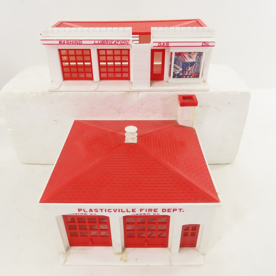 14 Plasticville & Other HO Scale Buildings & more - 5
