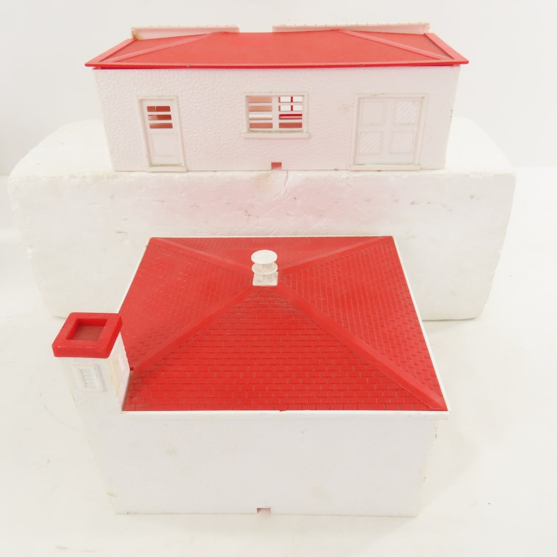 14 Plasticville & Other HO Scale Buildings & more - 6