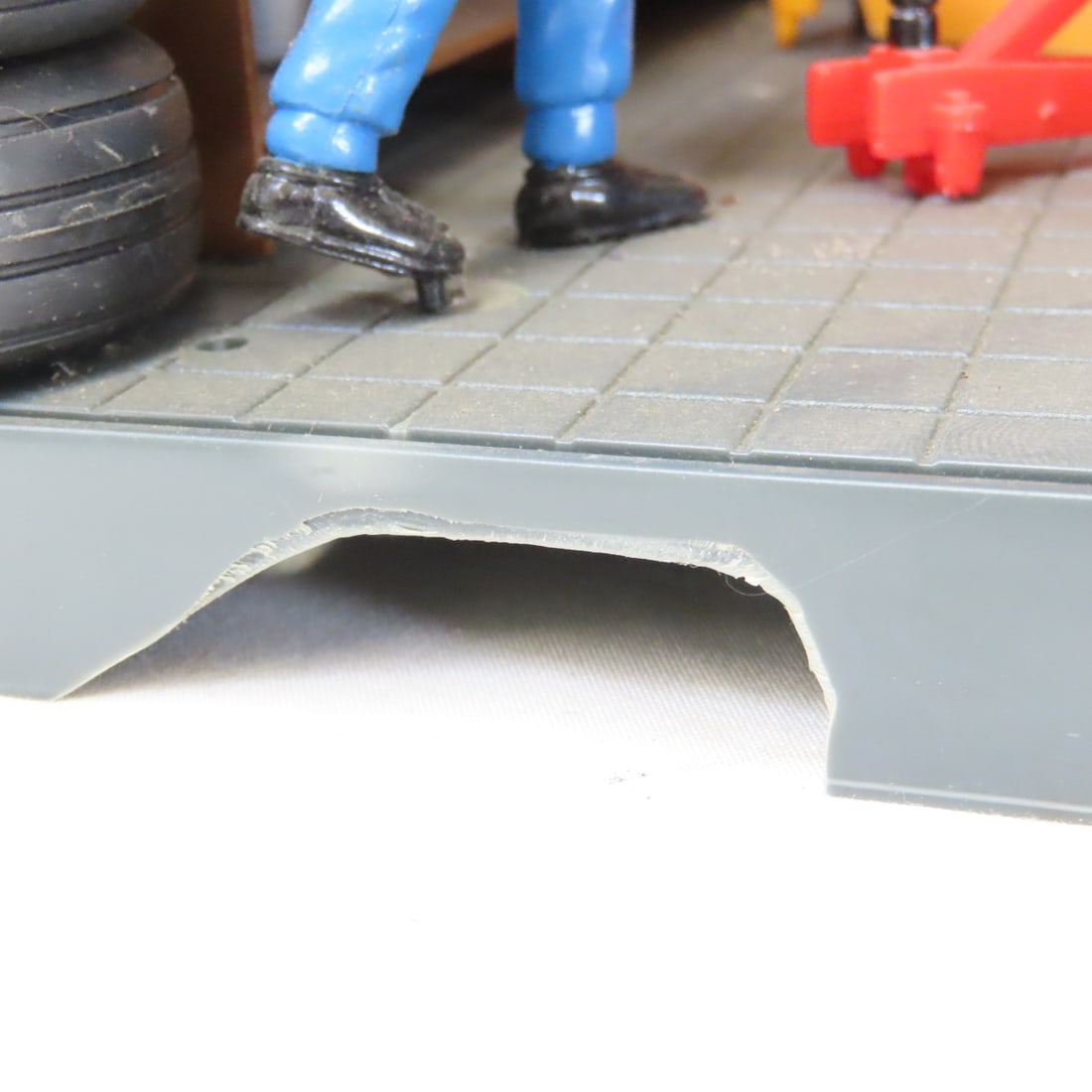 PlayGo Auto Service Center Diorama - 10