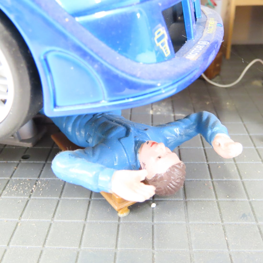 PlayGo Auto Service Center Diorama - 5