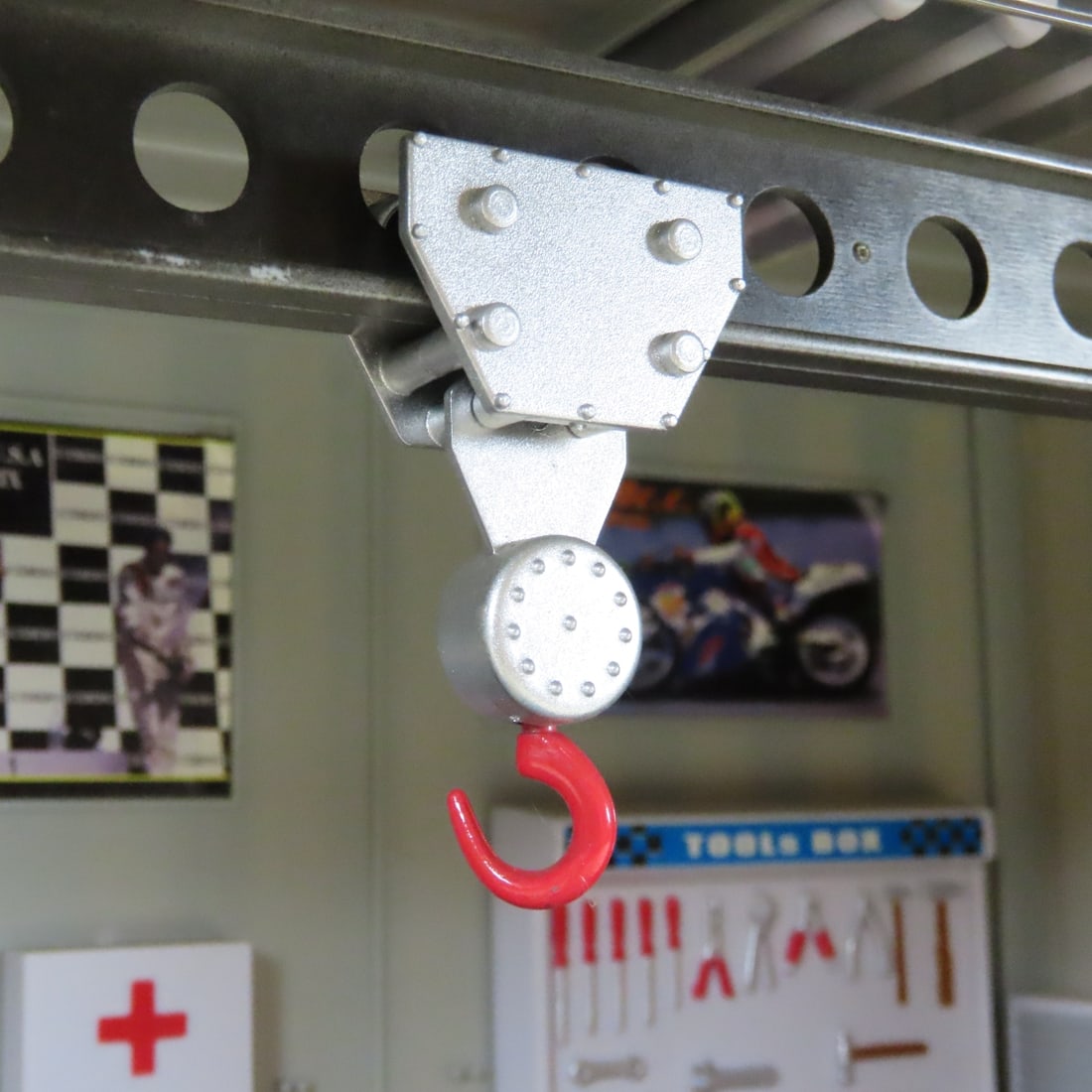 PlayGo Auto Service Center Diorama - 8