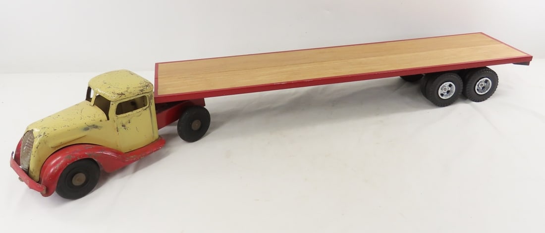 Vintage Turner Toys Cab and Custom Flat Bed: Vintage Turner Toys Cab and Custom Flat Bed - flat bed is 28", LOT SIZE: 28x10x6" 7 LBS All information and photos, which are part of the description, are intended to be as accurate as possible, but
