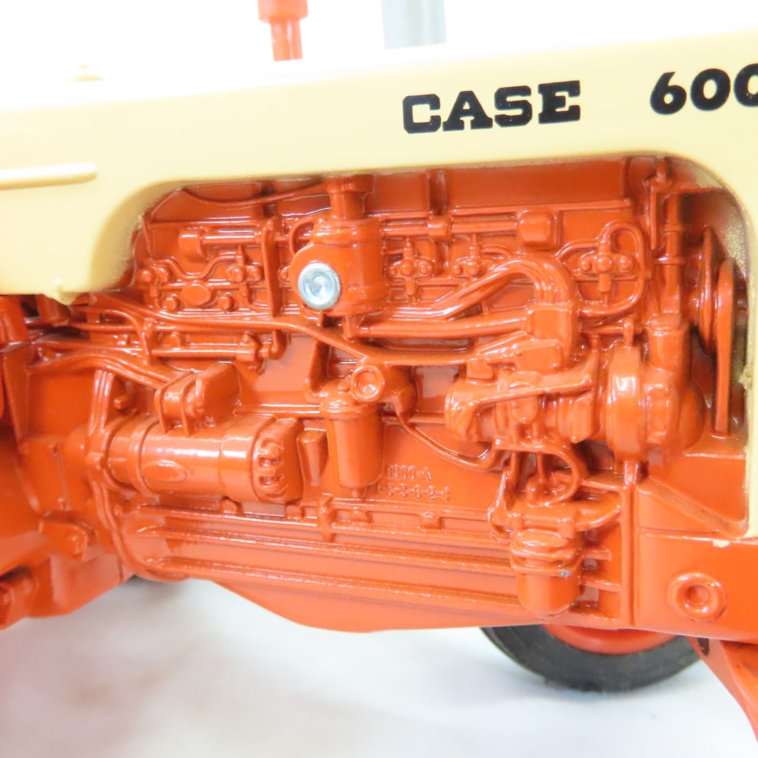 ERTL Case 600 WF Tractor 1/16 Diecast - 13