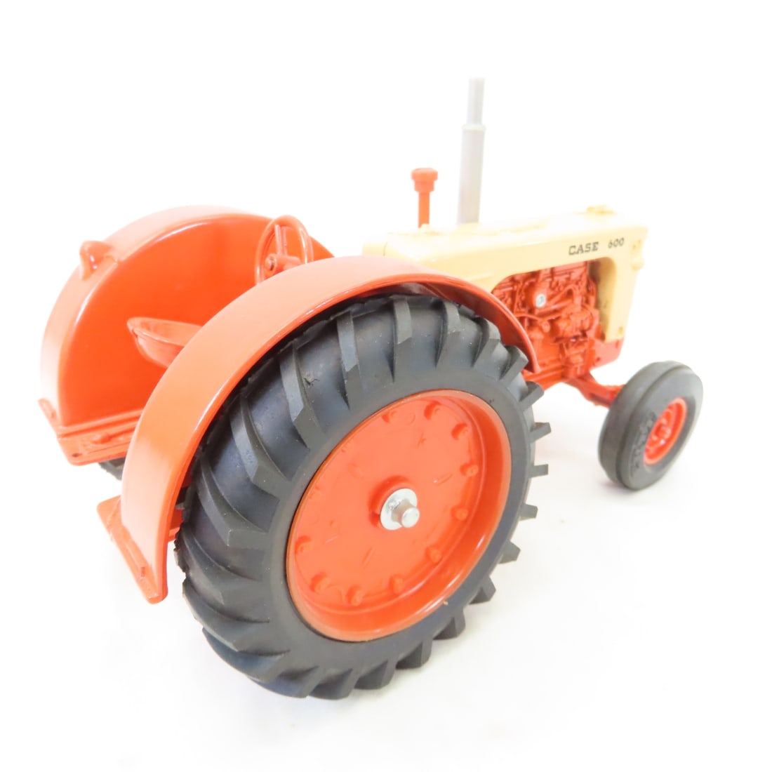 ERTL Case 600 WF Tractor 1/16 Diecast - 4
