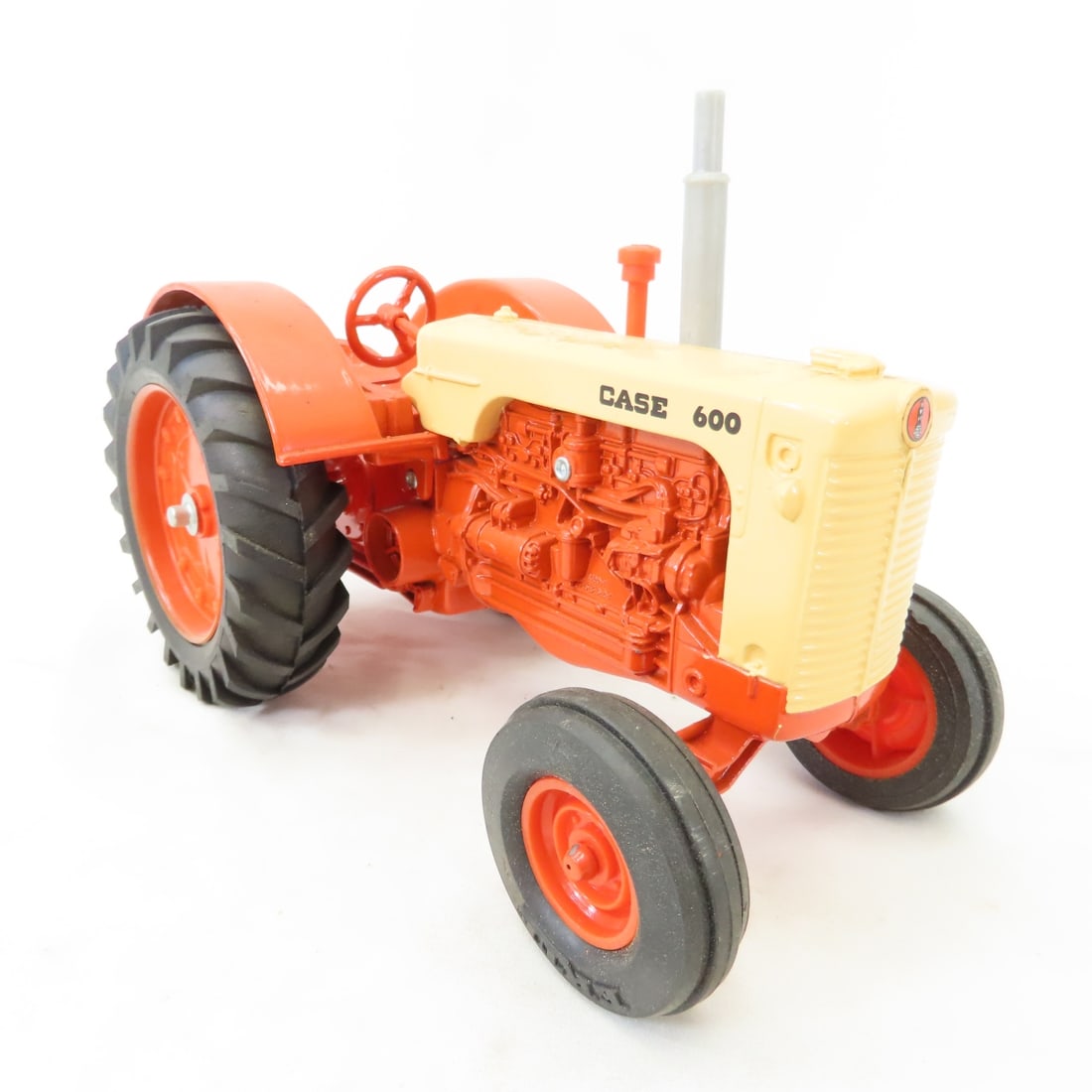 ERTL Case 600 WF Tractor 1/16 Diecast - 6