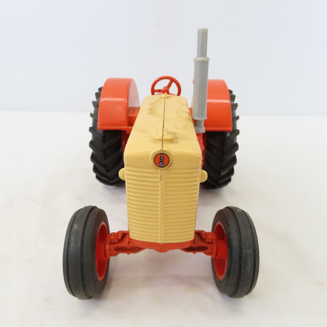 ERTL Case 600 WF Tractor 1/16 Diecast - 7