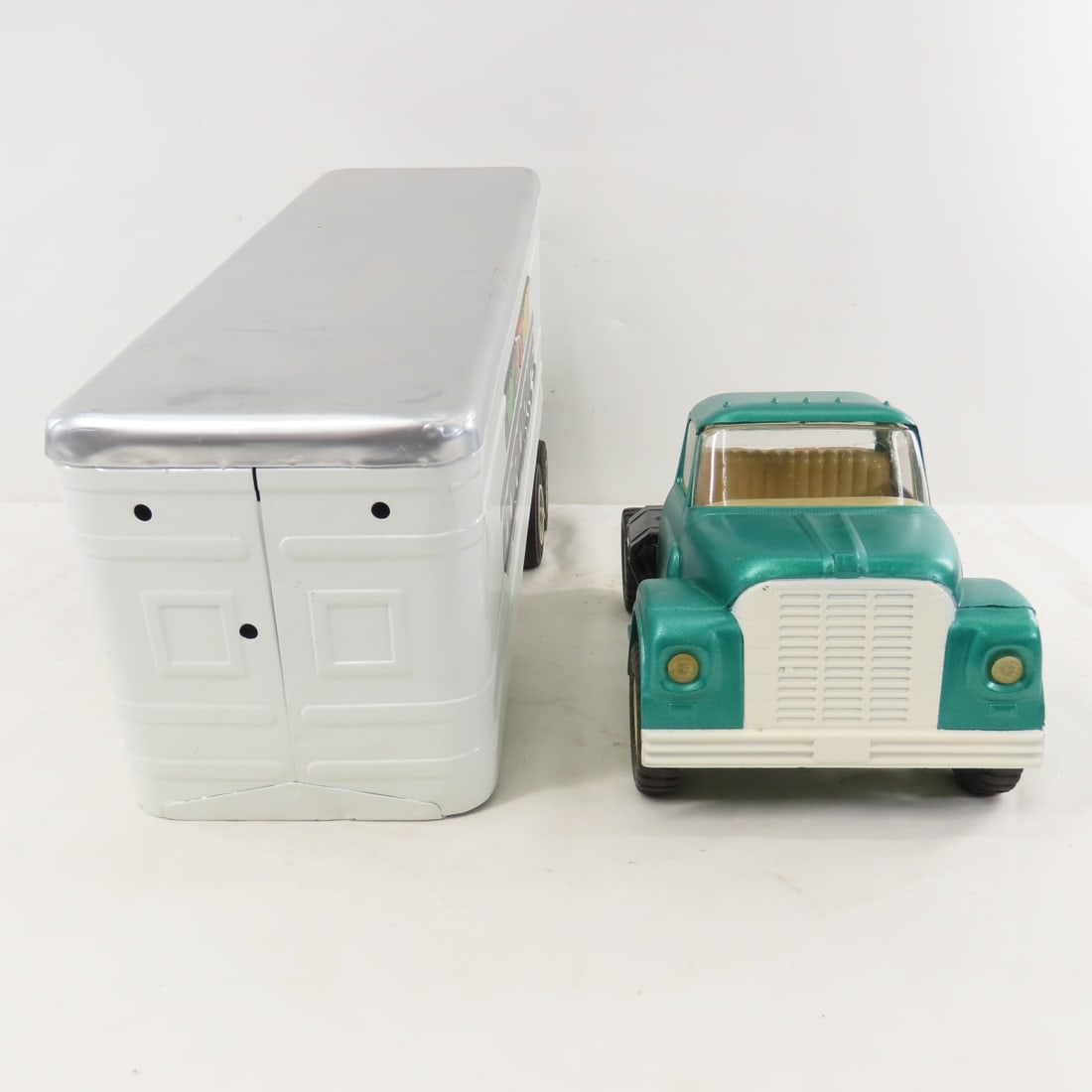 ERTL Tractor & MARX Custom Coborn's Trailer - 8