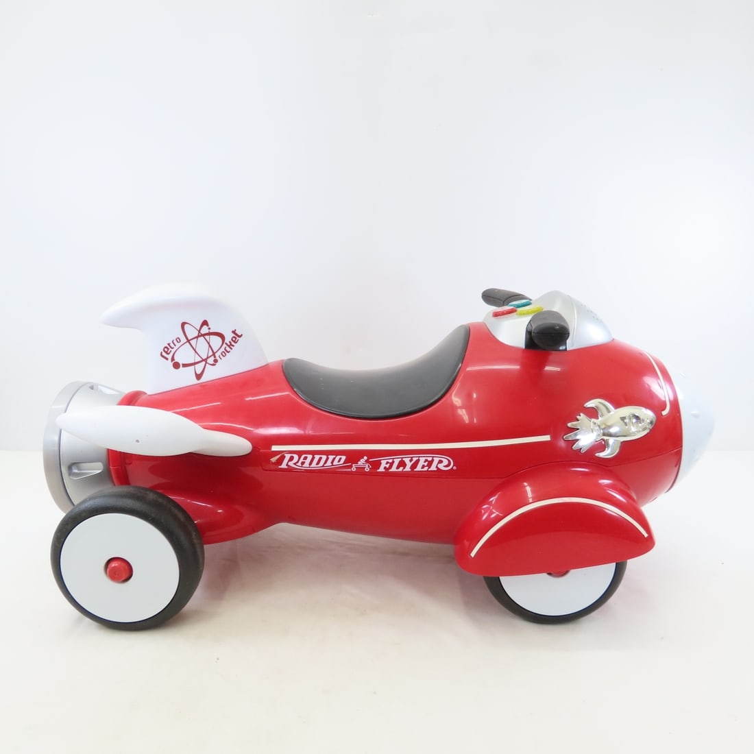 Radio Flyer Ride-On Retro Rocket - 4
