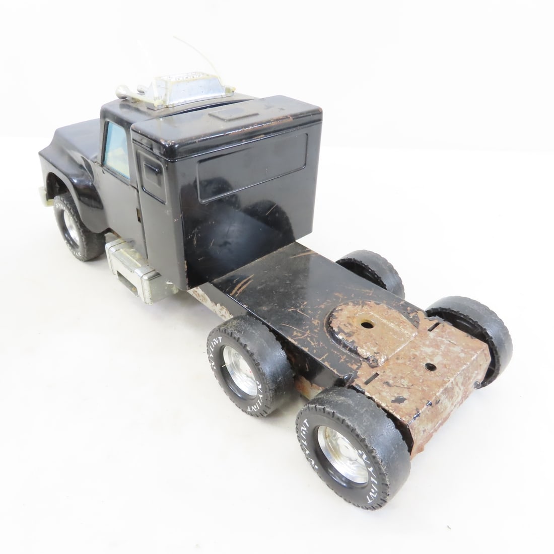 Nylint Overnight Express 1/24 Diecast Semi-Truck - 14