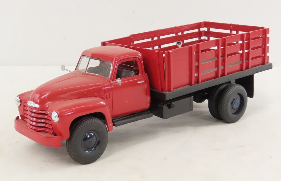 Custom Wood Chevrolet Stake Truck: Custom Wood Chevrolet Stake Truck - unmarked, with metal shovel LOT SIZE: 11x5x4" 1 LB All information and photos, which are part of the description, are intended to be as accurate as possible, but
