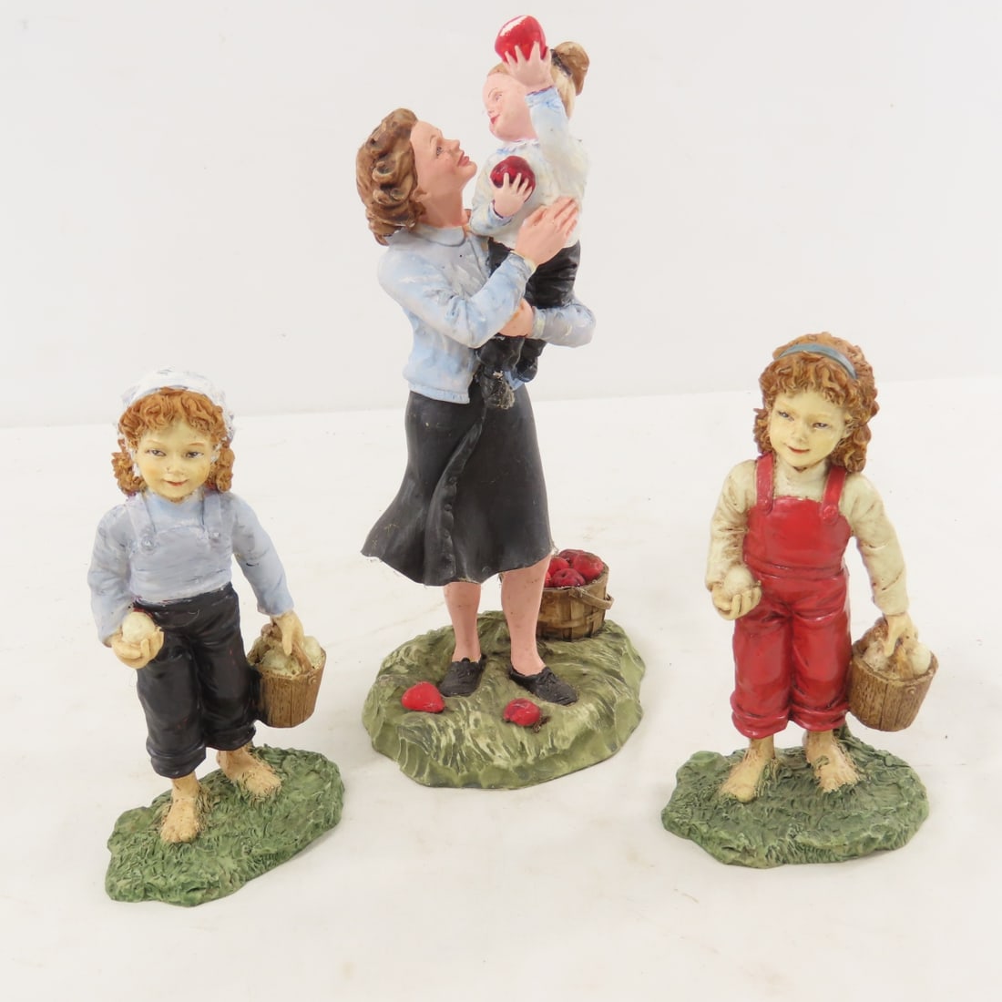 Foxfire Farms, Hallmark & Other Figurines - 11
