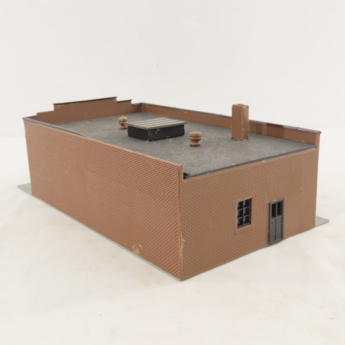 13 Plasticville & Other HO Scale Buildings - 15