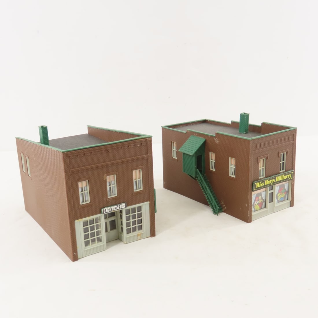 13 Plasticville & Other HO Scale Buildings - 16