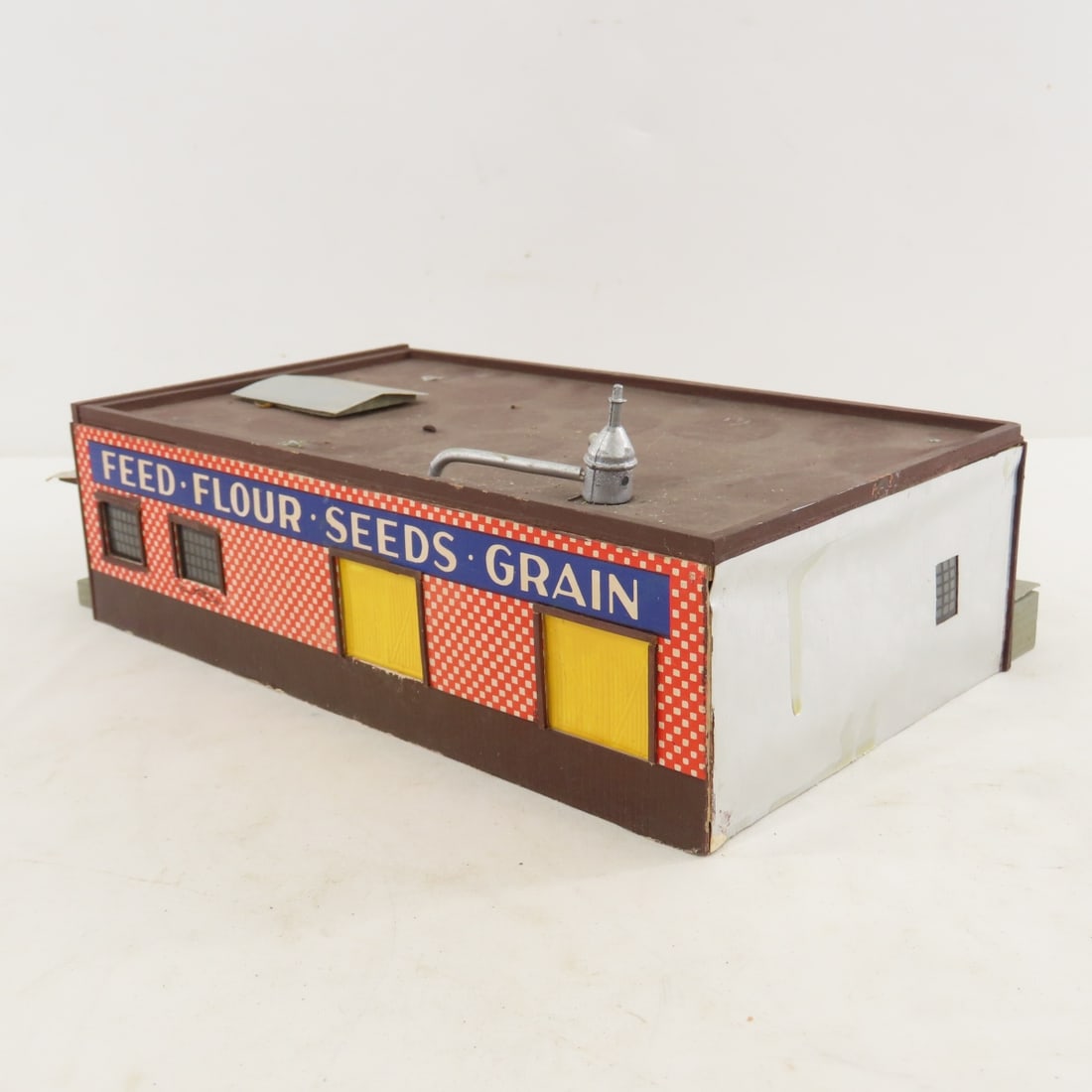 13 Plasticville & Other HO Scale Buildings - 7
