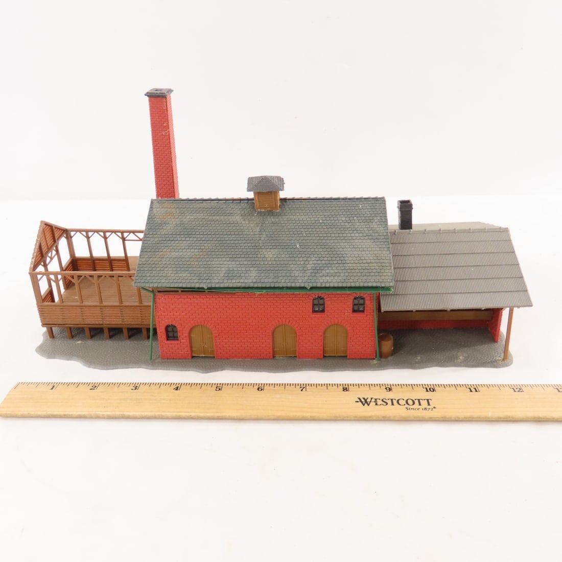 11 Plasticville & Other HO Scale Buildings - 5