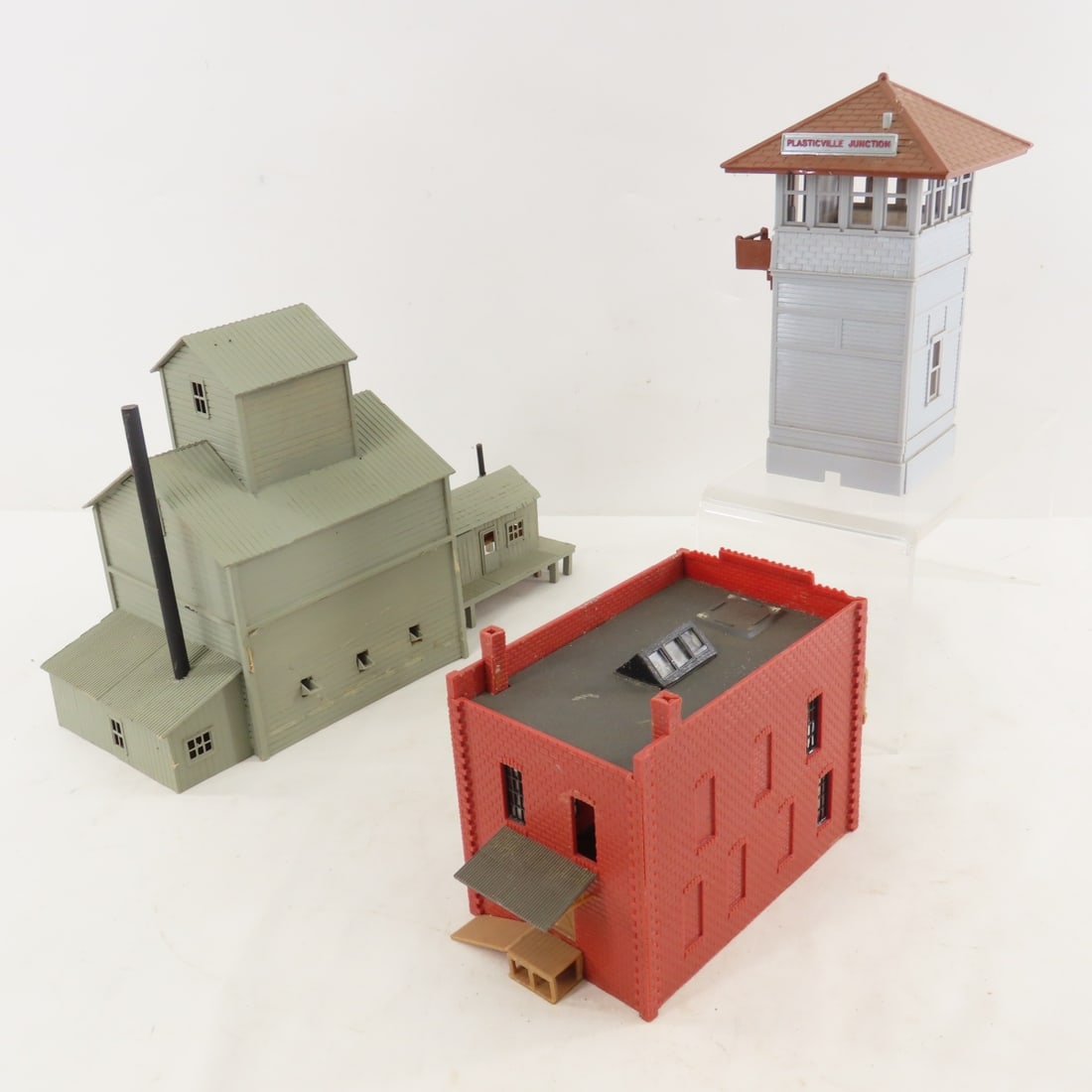 11 Plasticville & Other HO Scale Buildings - 7
