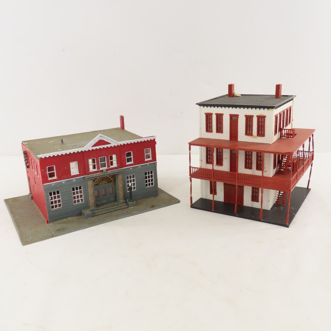11 Plasticville & Other HO Scale Buildings - 8
