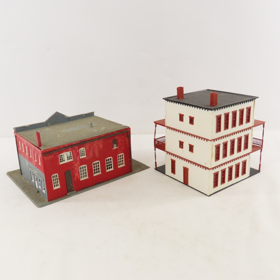 11 Plasticville & Other HO Scale Buildings - 9