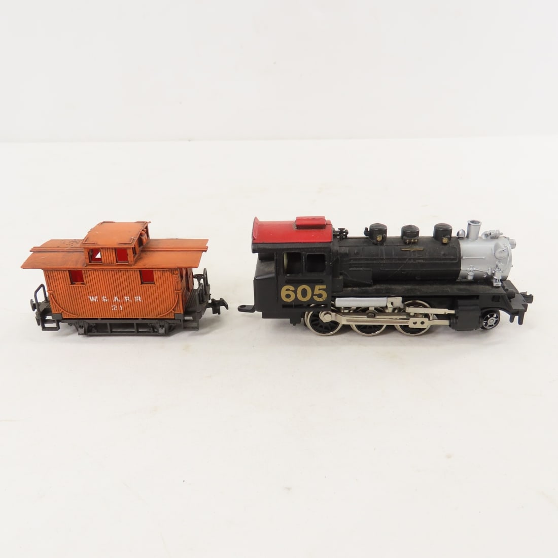 7 Life-Like, Tyco & other HO Scale Cars & Engines - 17