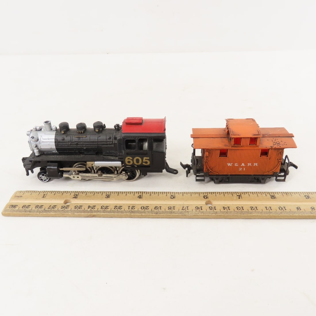 7 Life-Like, Tyco & other HO Scale Cars & Engines - 18
