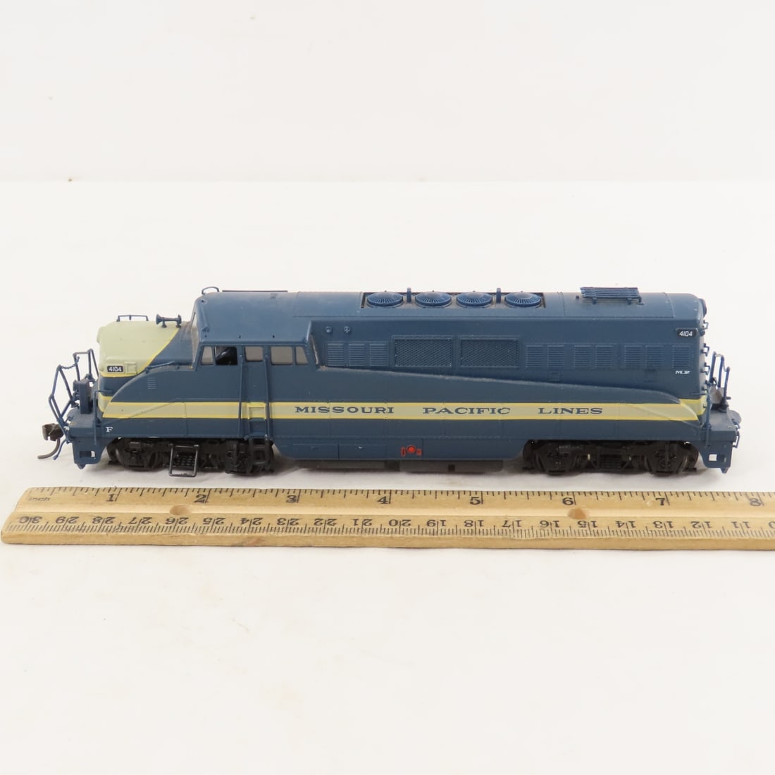 7 Life-Like, Tyco & other HO Scale Cars & Engines - 3