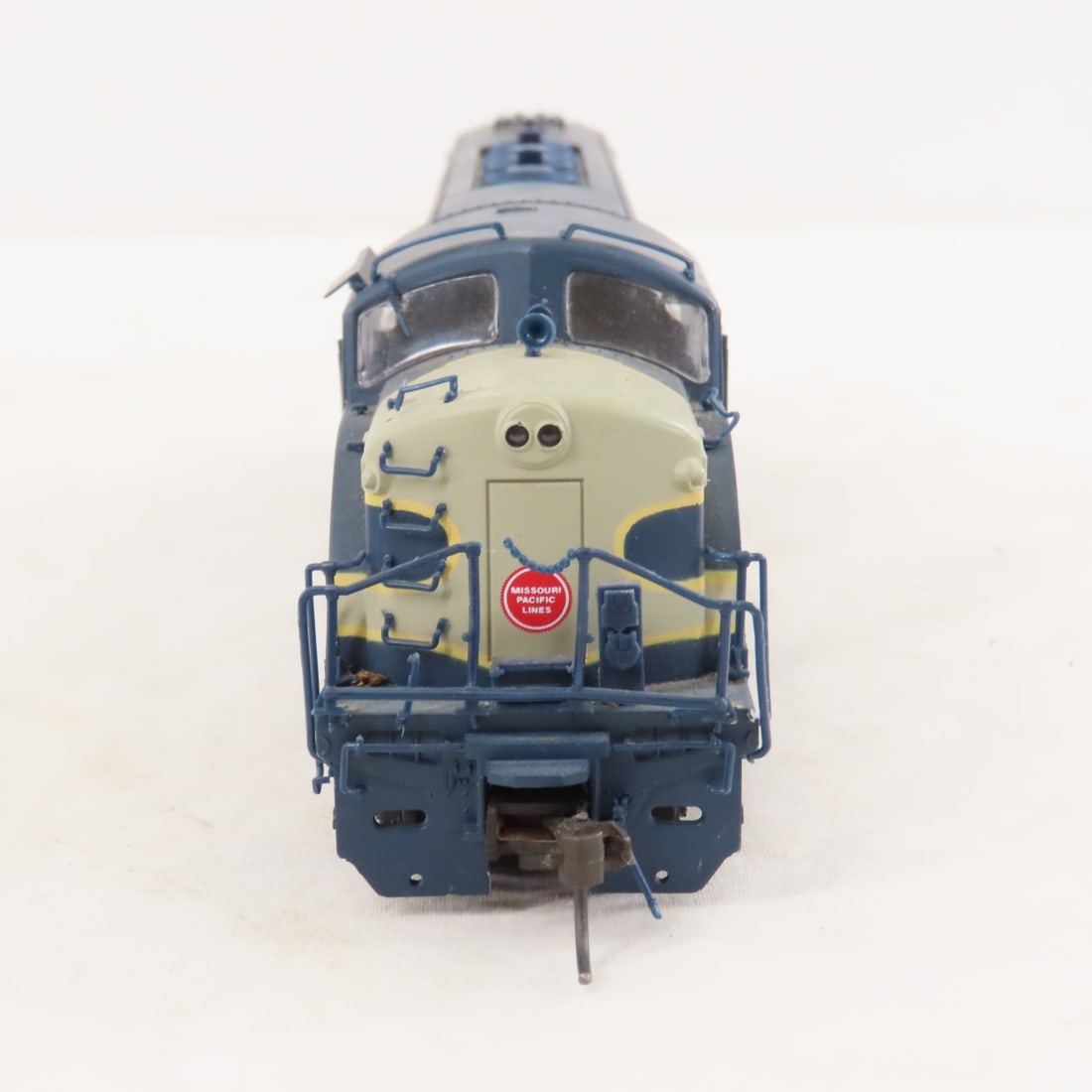 7 Life-Like, Tyco & other HO Scale Cars & Engines - 7