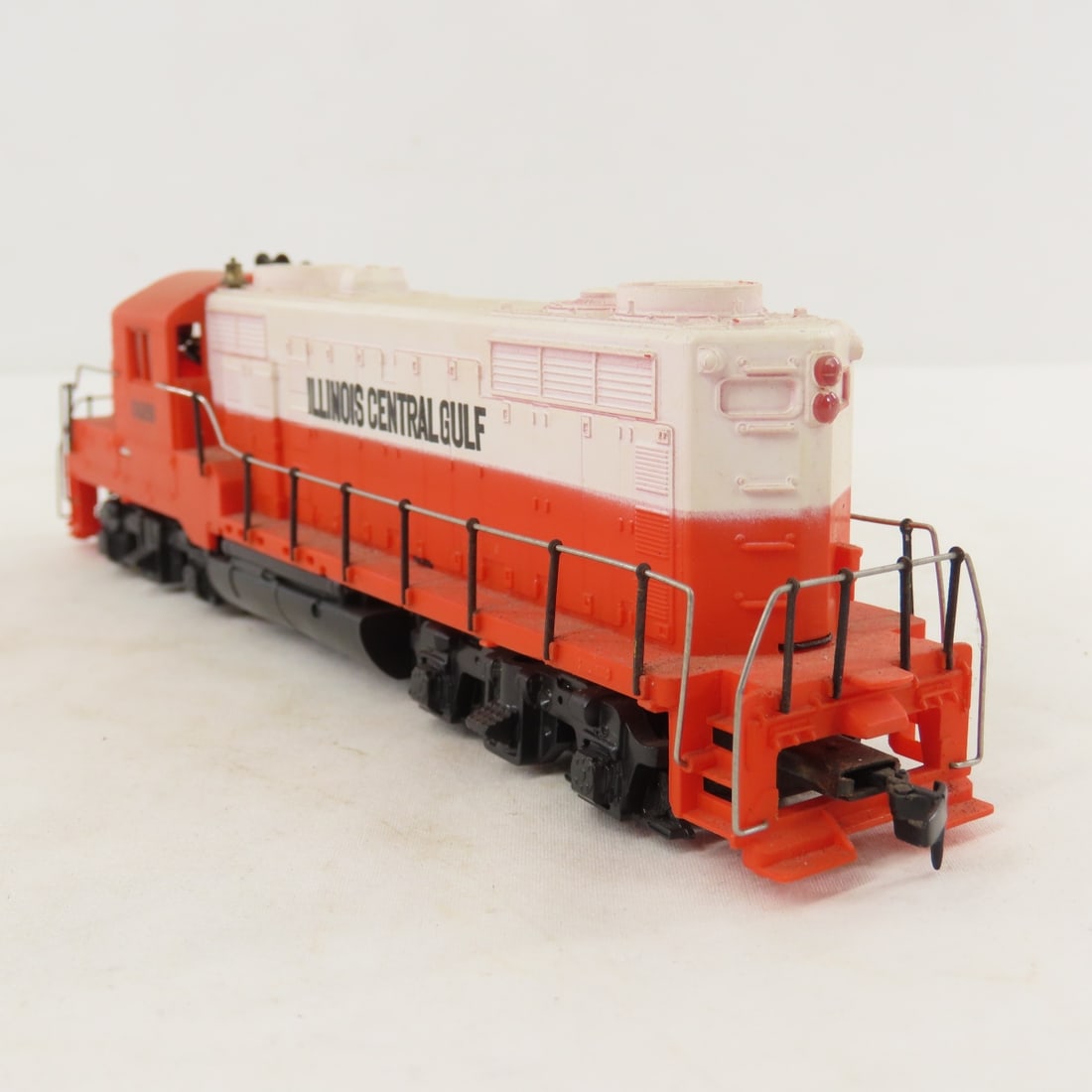 5 Mantua and Tyco HO Scale Engines and cars - 14
