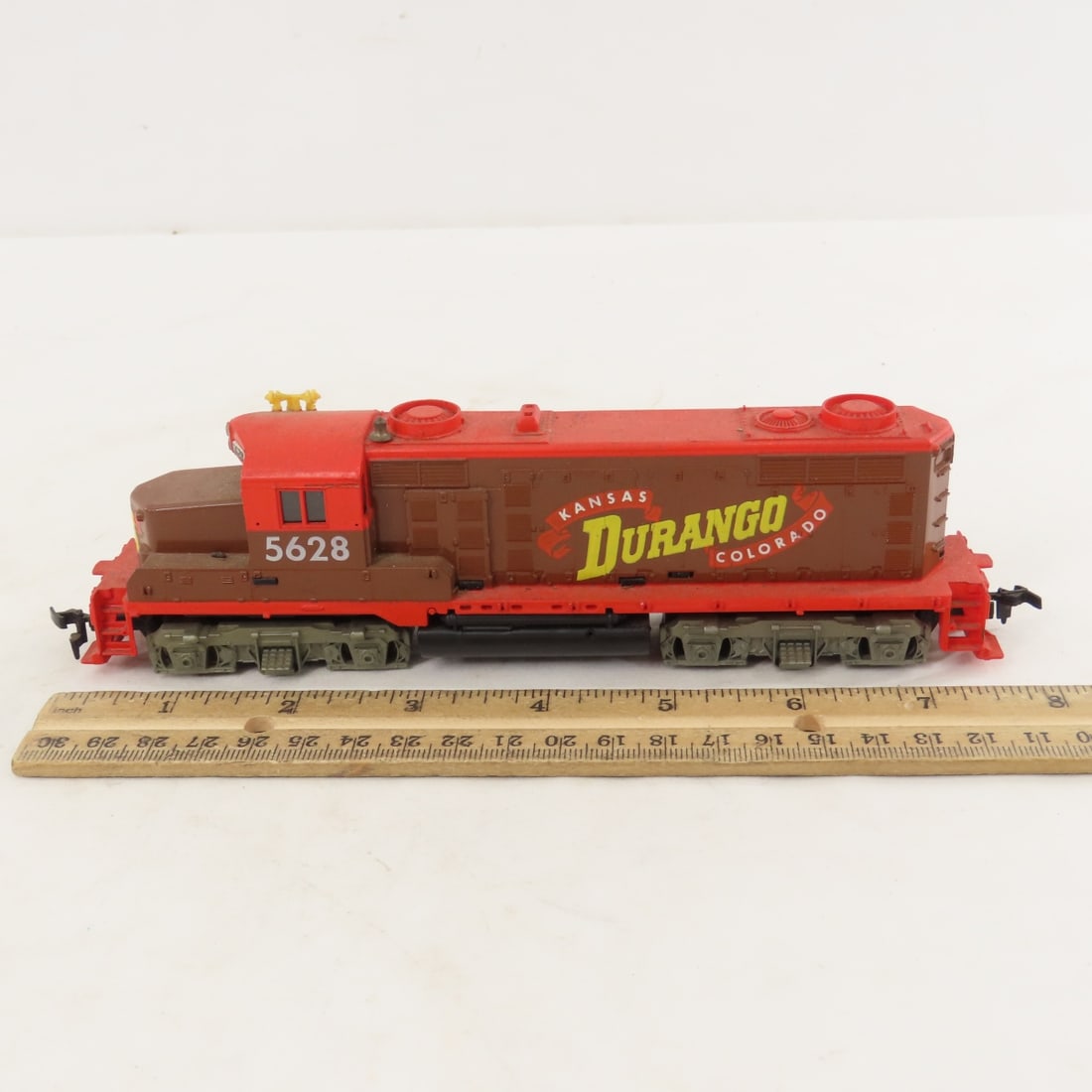 5 Mantua and Tyco HO Scale Engines and cars - 3