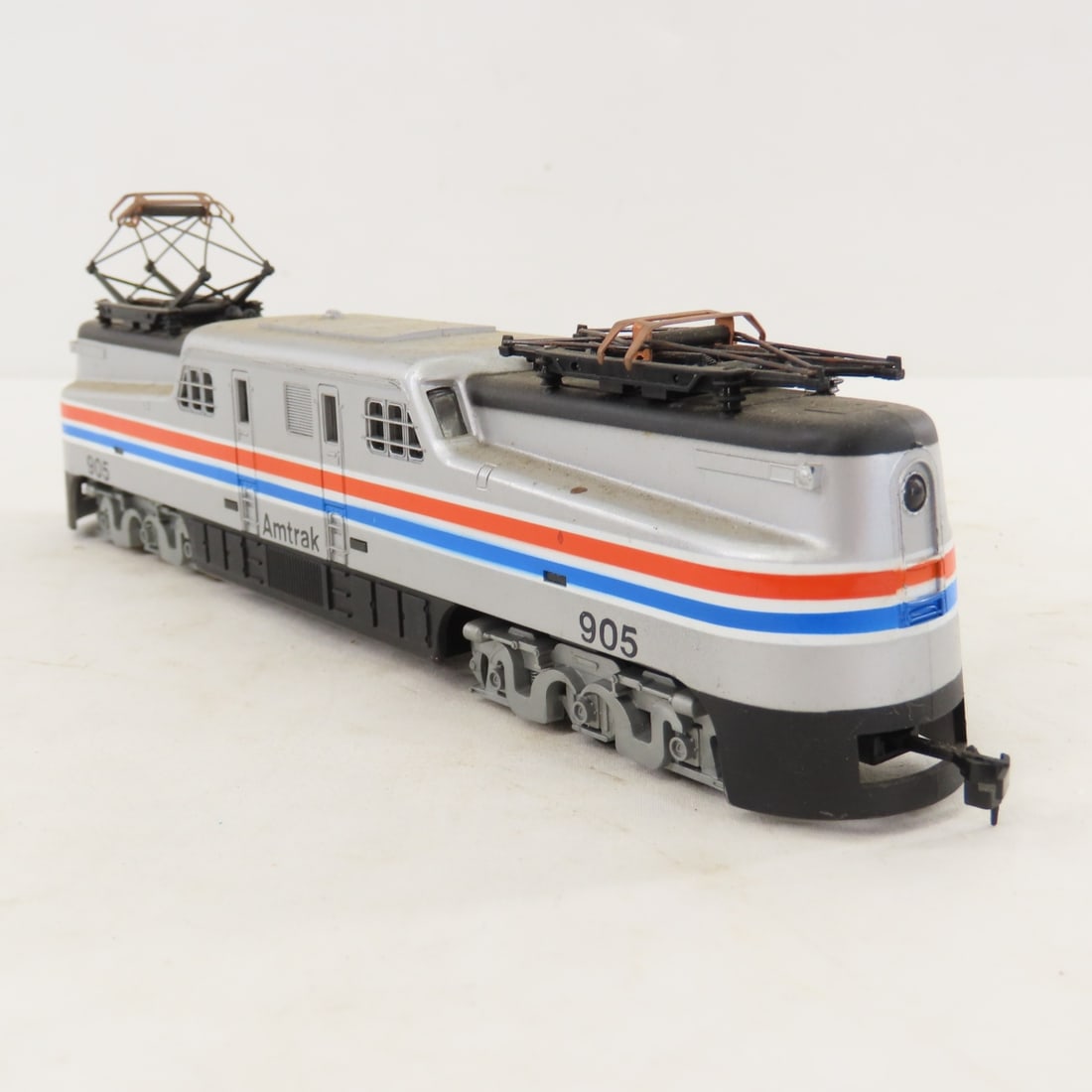 3 HO Scale Amtrak Engines and 2 Passenger Cars - 14