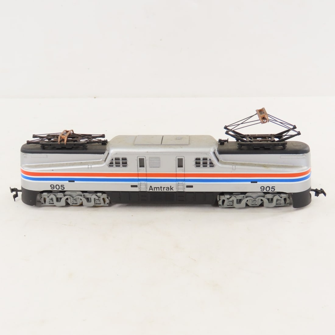 3 HO Scale Amtrak Engines and 2 Passenger Cars - 15