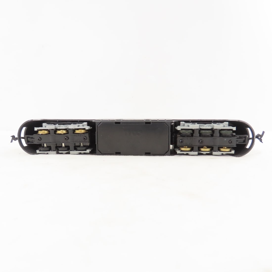 3 HO Scale Amtrak Engines and 2 Passenger Cars - 18