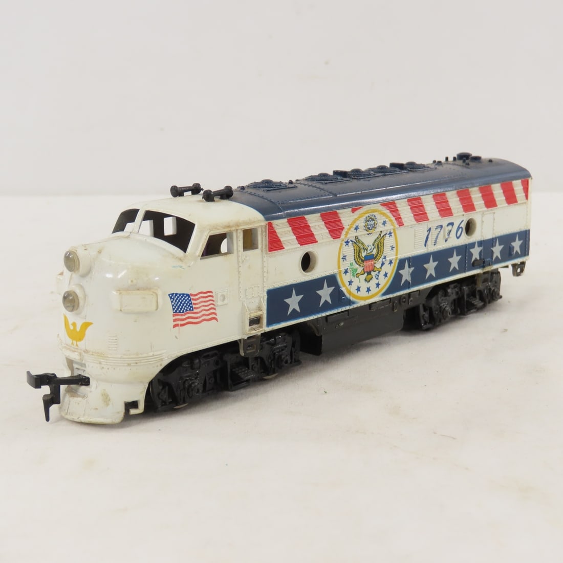 Mantua, 2 Tyco & Bachmann 1776 HO Train Engines - 10