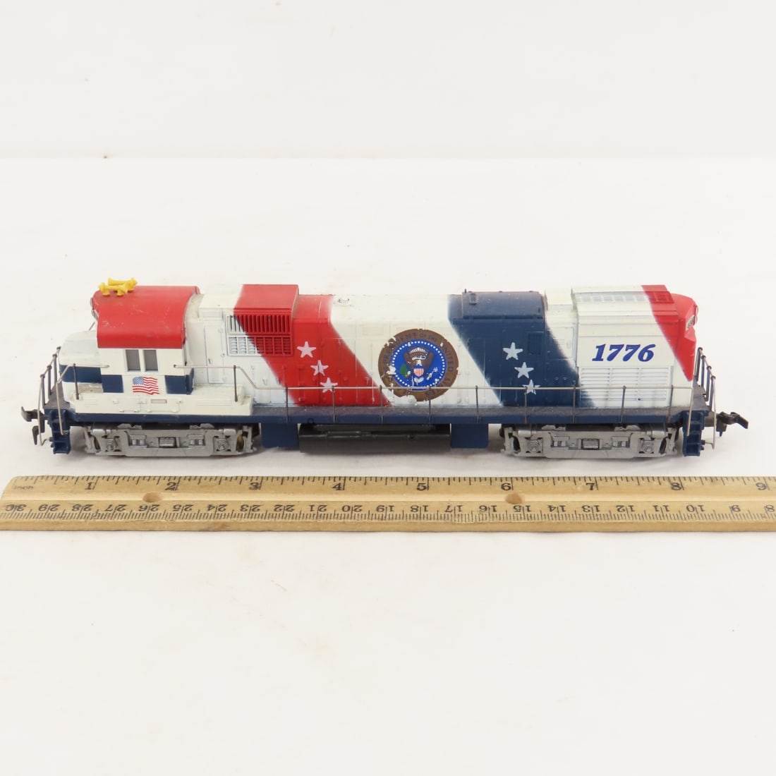 Mantua, 2 Tyco & Bachmann 1776 HO Train Engines - 3