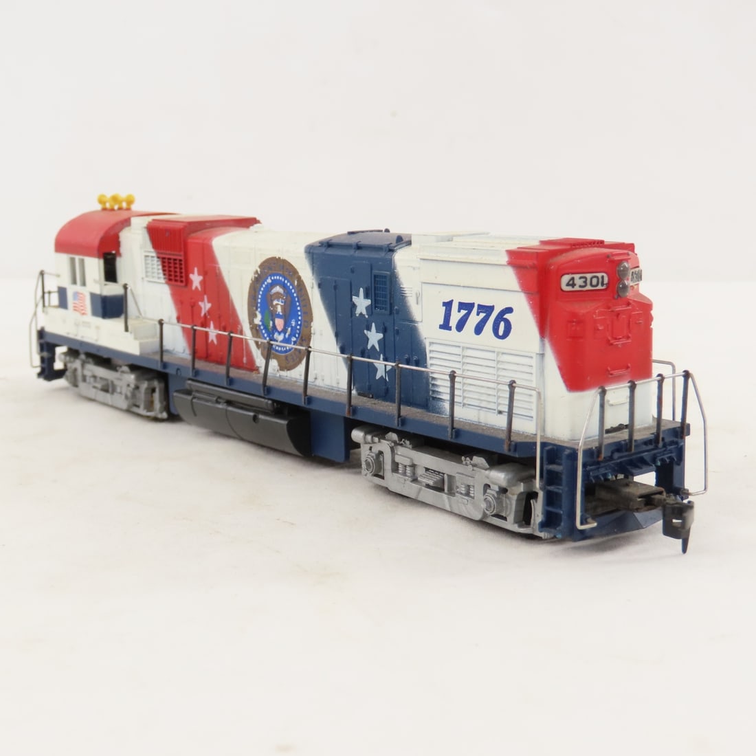 Mantua, 2 Tyco & Bachmann 1776 HO Train Engines - 4