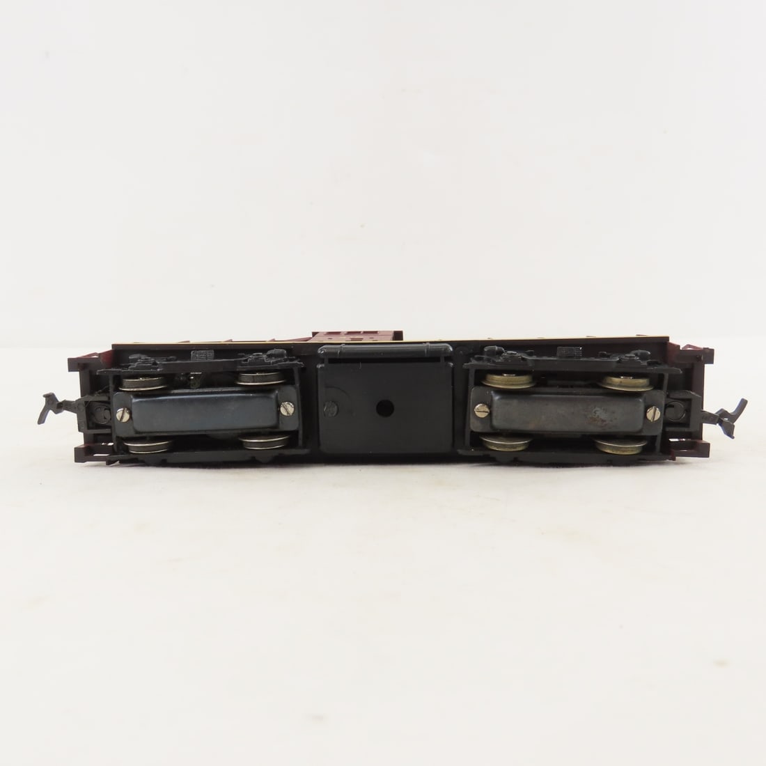 4 HO Scale Diesel Engines: Lionel, AHM, Bachmann - 12