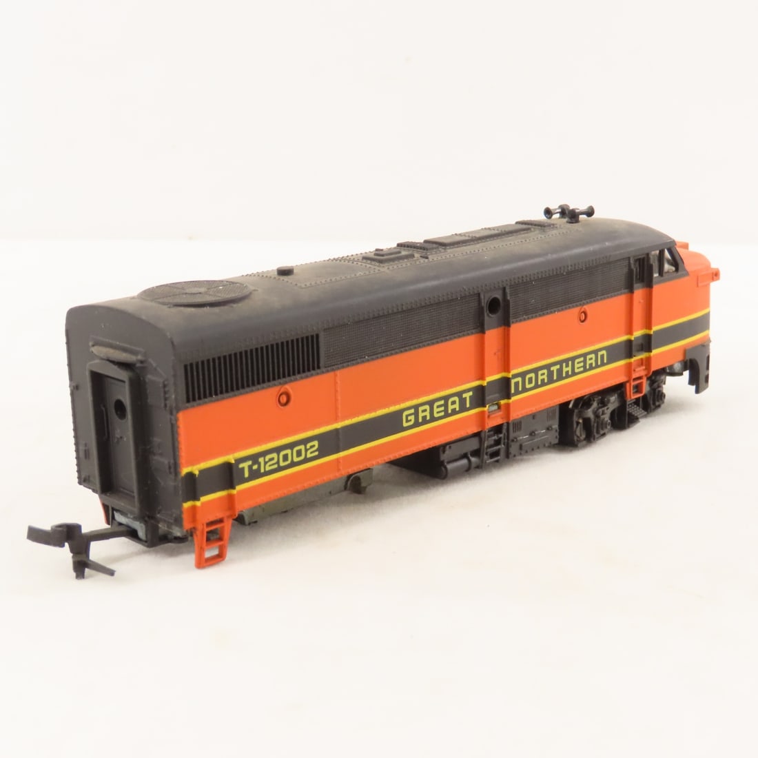 4 HO Scale Diesel Engines: Lionel, AHM, Bachmann - 15