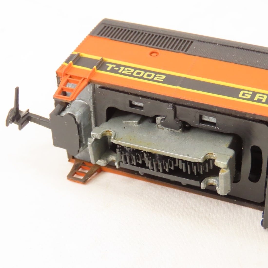 4 HO Scale Diesel Engines: Lionel, AHM, Bachmann - 19